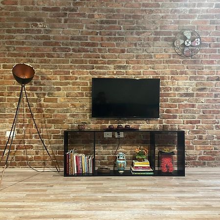 Bricks Apartment Near Pazari I Ri 티라나 외부 사진