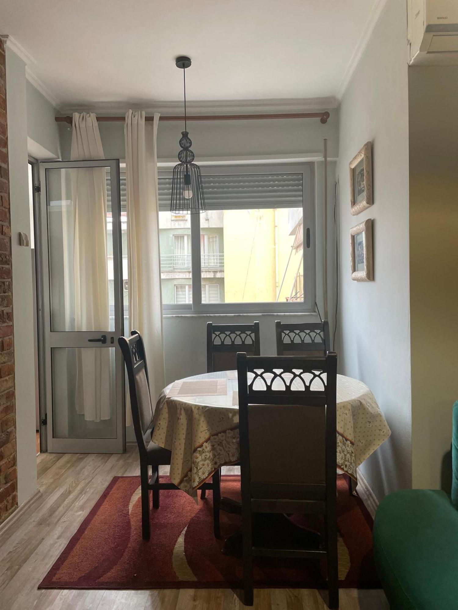 Bricks Apartment Near Pazari I Ri 티라나 외부 사진