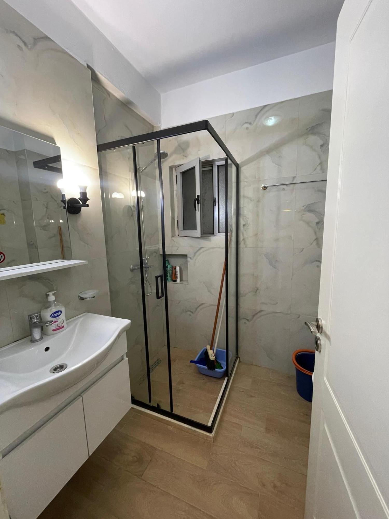 Bricks Apartment Near Pazari I Ri 티라나 외부 사진